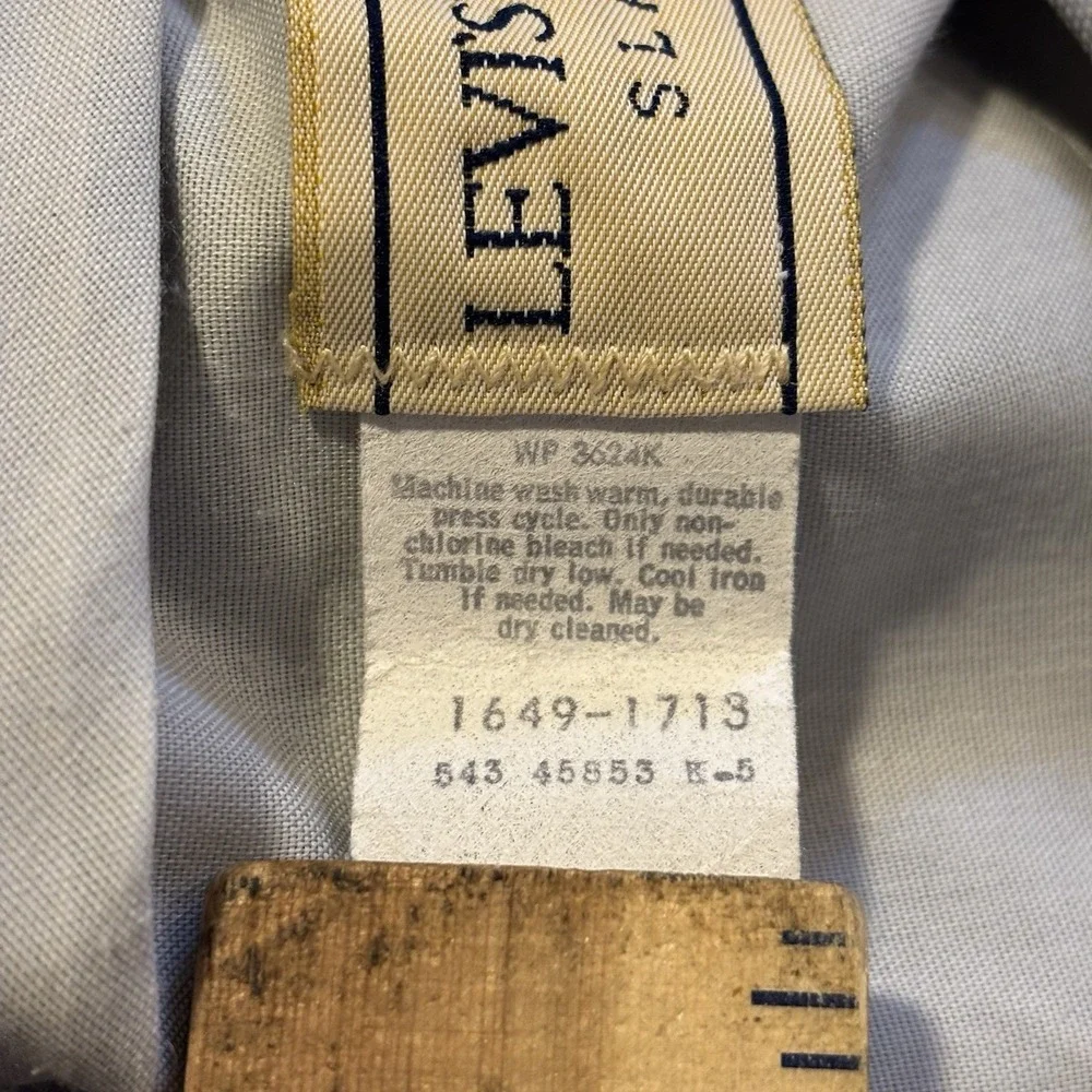 Levis preowned good